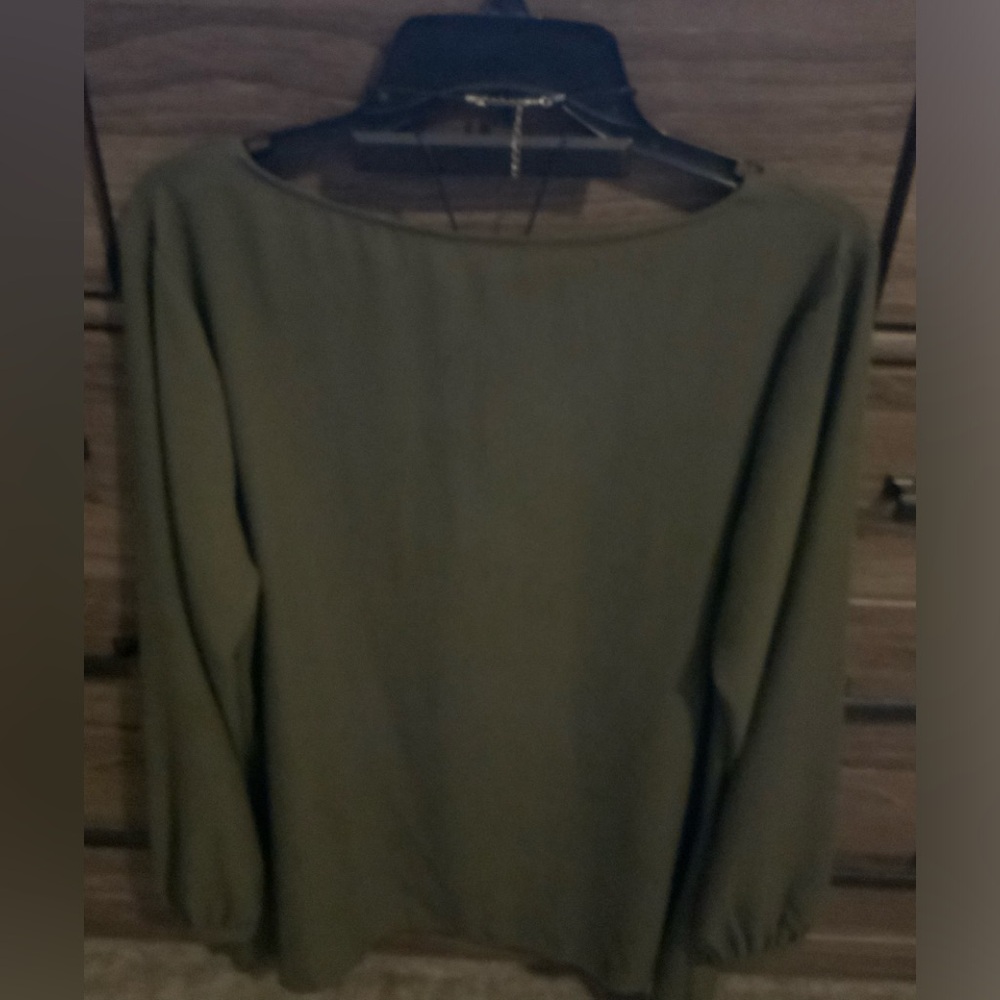Juicy Couture ~ curved hem ~ Olive green blouse with bling v-neck ( worn once ) - Picture 4 of 14